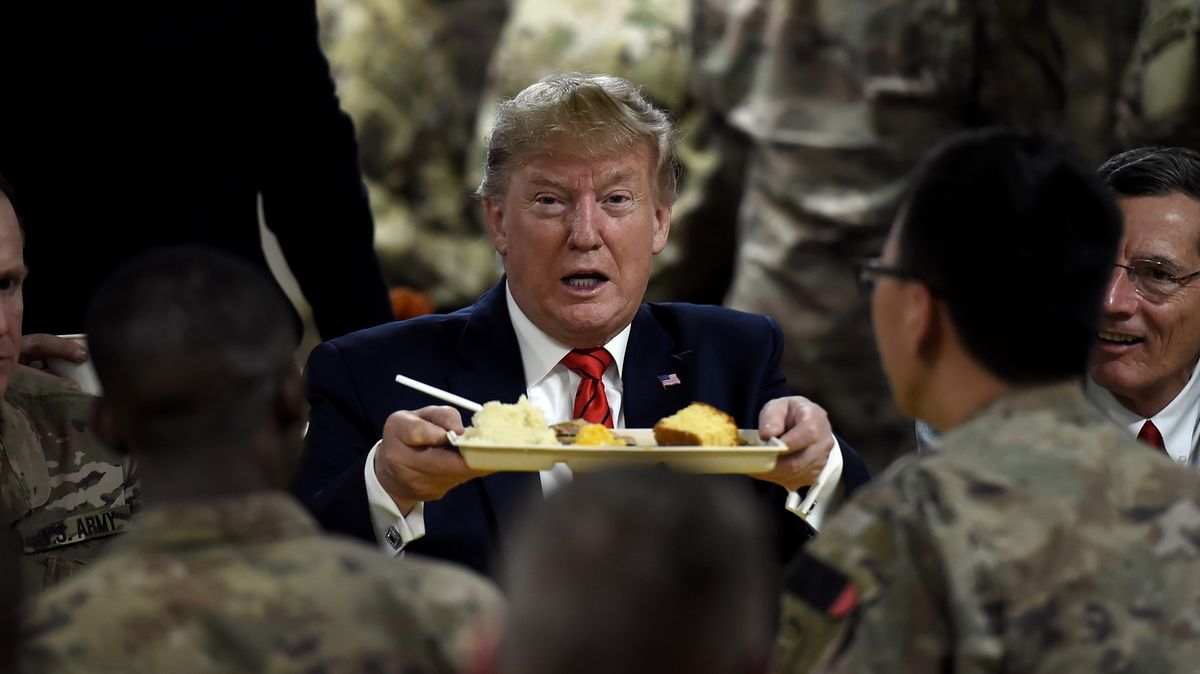 Trump oslavil Den díkůvzdání první návštěvou Afghánistánu